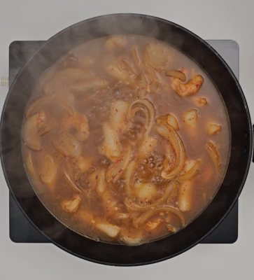 Traditional Tteokbokki Preparation Instructions - Step 2