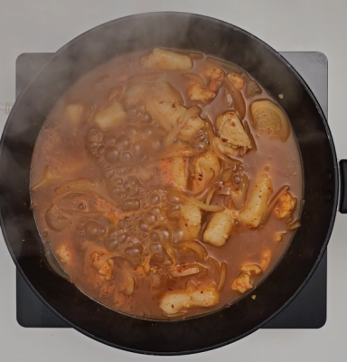 Traditional Tteokbokki Preparation Instructions - Step 3