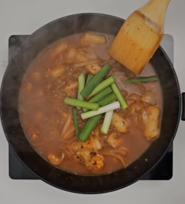 Traditional Tteokbokki Preparation Instructions - Step 4