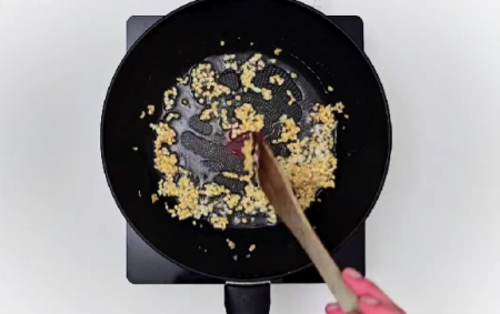 Filipino Garlic Rice (Sinangag) | 4 Easy Step Guide & Images